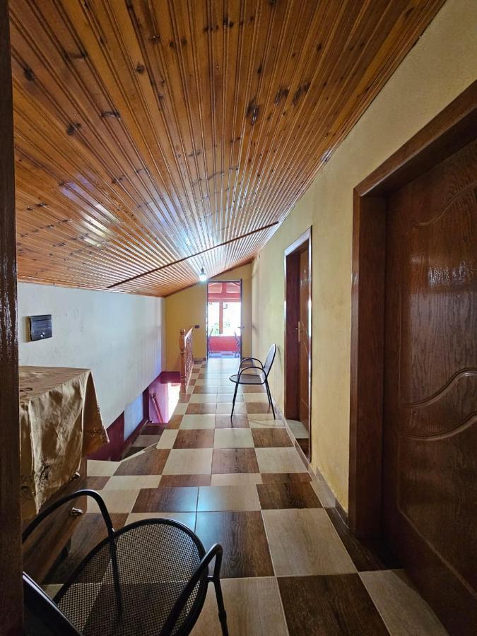 Готель Castle - Inside,Voga Guesthause Крує Екстер'єр фото
