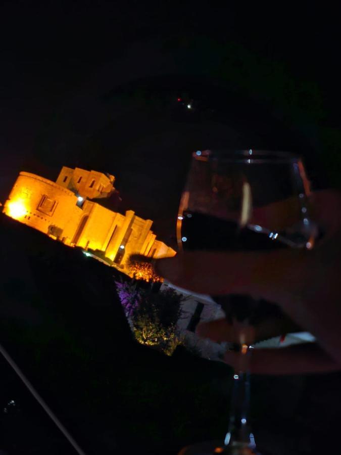 Готель Castle - Inside,Voga Guesthause Крує Екстер'єр фото
